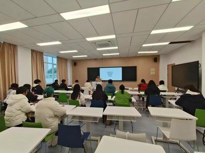 紡織服裝學院學生會春季培訓會順利舉行，共謀未來發展藍圖